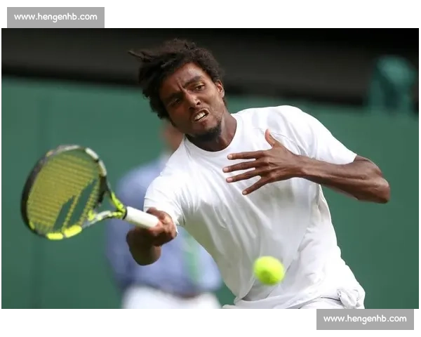 曼联 7 号传奇跨界赋能！德雷珀携红魔战袍剑指温网