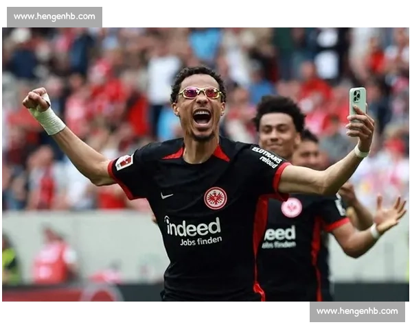 英超三强争夺埃基蒂克，曼联领跑 1 亿欧锋线战