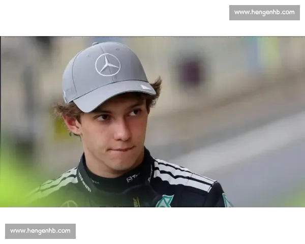 安东内利头盔视角：首圈追尾维斯塔潘瞬间全记录